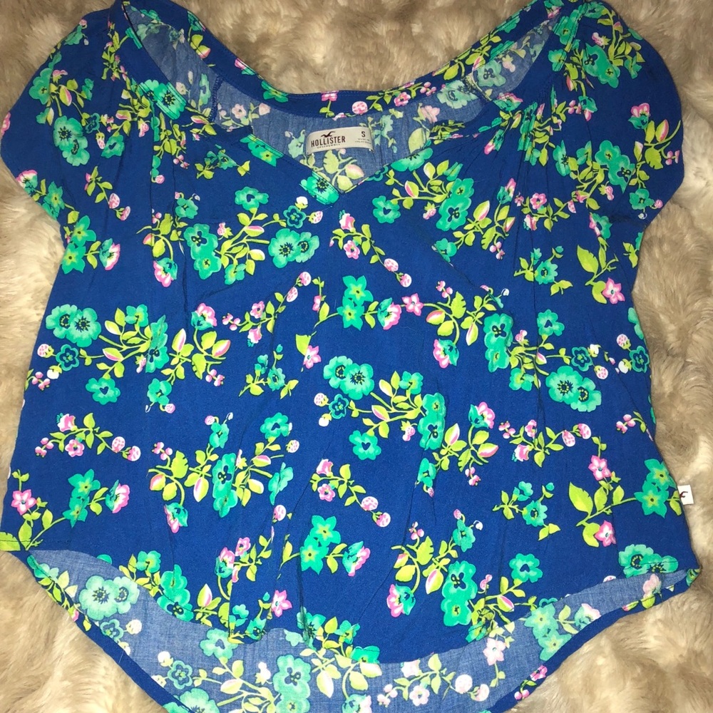 Floral Hollister top